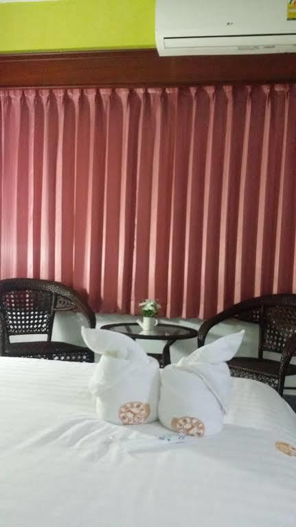 The 1 Place Hat Yai Extérieur photo